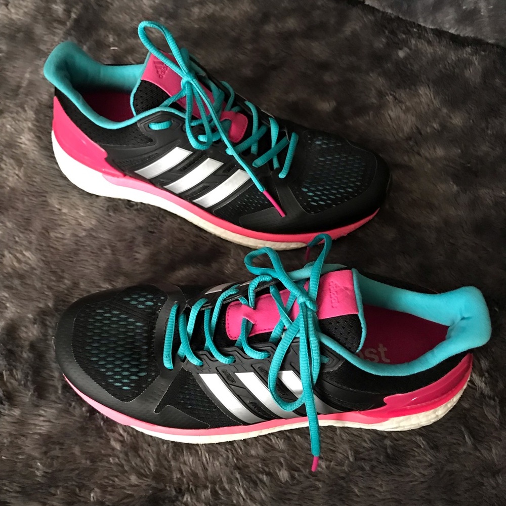 Women’s Adidas Ultra Boost 💖 Size 8.5